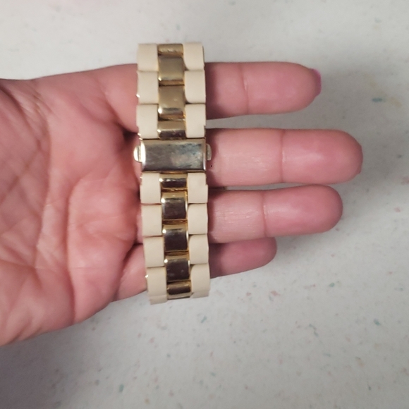 Watch - Picture 4 of 4